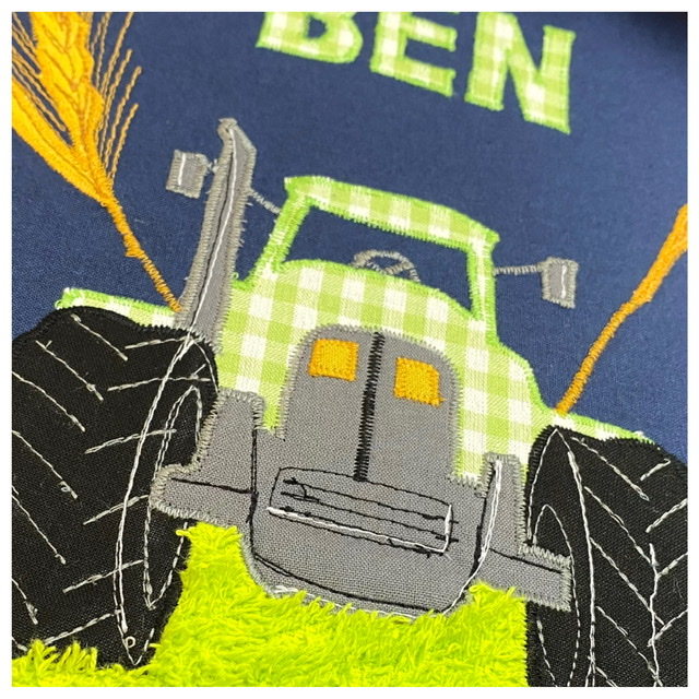 Schultüte mit Traktor und echtem Gras und Ähren