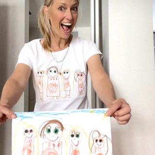 Shirt mit Kinderzeichnung, Kooperation mit Angela Fingererben